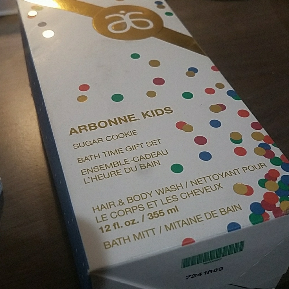 Arbonne Holiday Kids Bath set